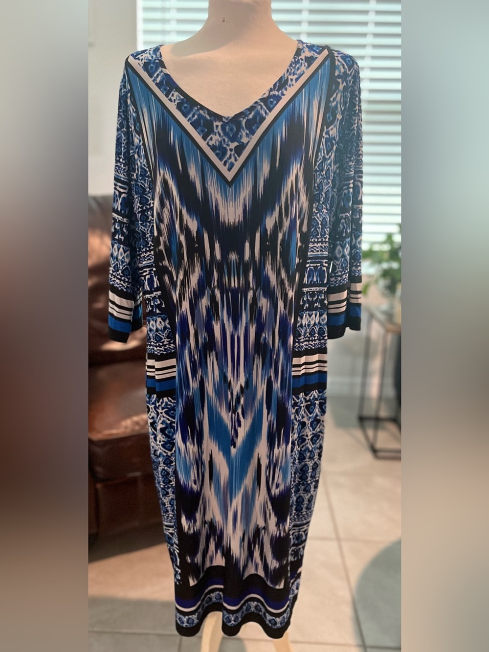 Mlle Gabrielle Blue, Black and White V-Neck Long Sleeve Dress